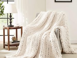 Chunky Knit Blanket Throw,Soft Chenille Yarn Throw 50x60，Handmade Thick Cable Knit Crochet Blanket, Large Rope Knot Throw Blanket for Couch Home Decor